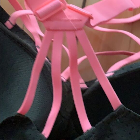 Victoria’s Sport olive/coral strappy sports bra - Picture 5 of 6